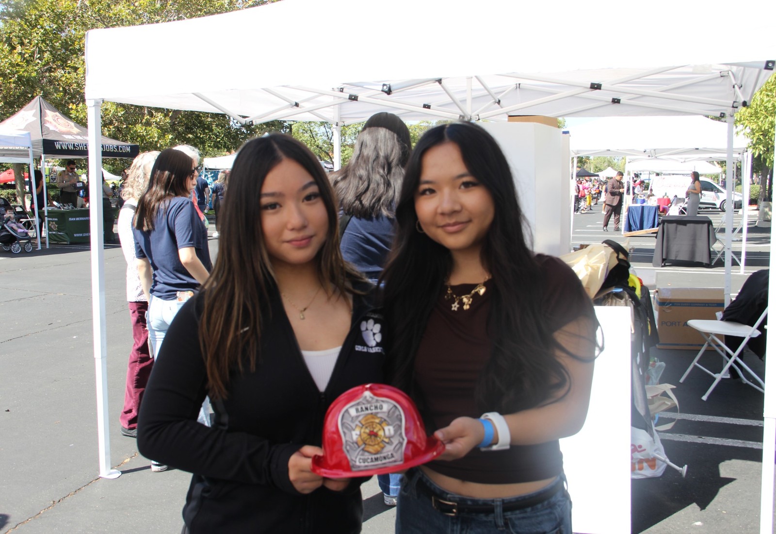 Project Pulmonary volunteers at a community fair booth